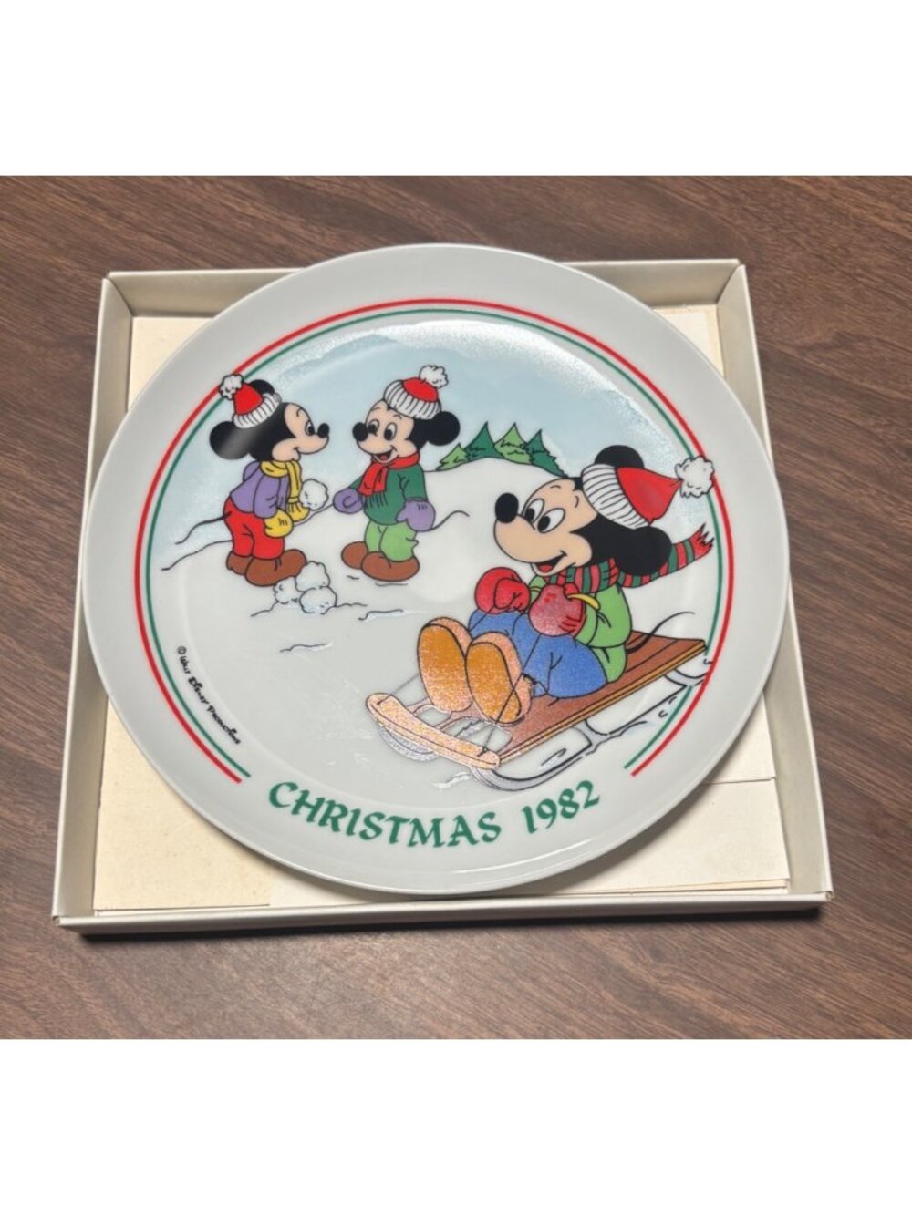 Schmid Walt Disney 1982 Christmas Collector Plate w/ Box Christmas Games